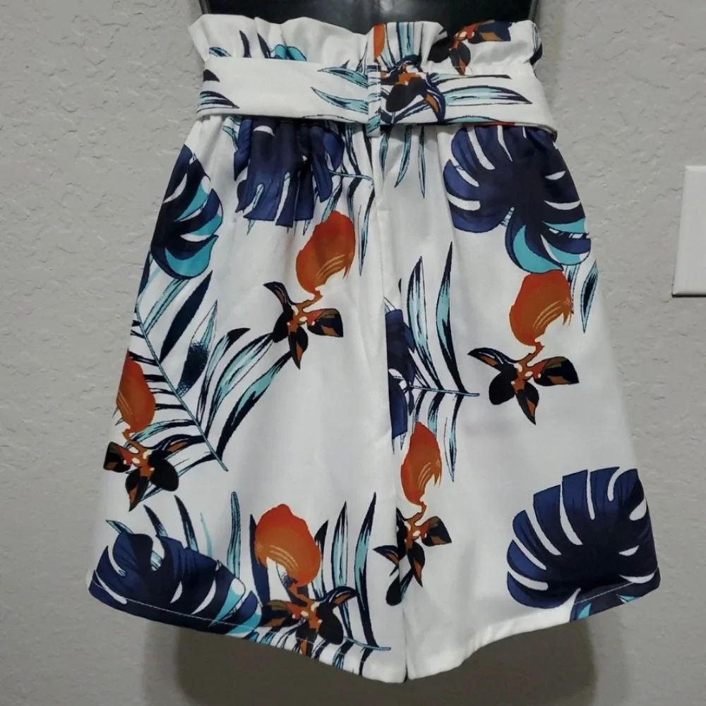 Shein Women's Paper Bag Waist Floral Belted Shorts Size Large